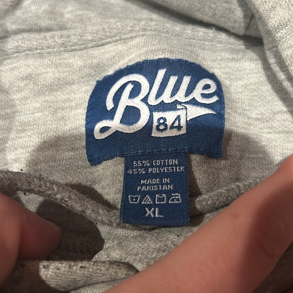 worn few times. comfy and oversized - Picture 3 of 3